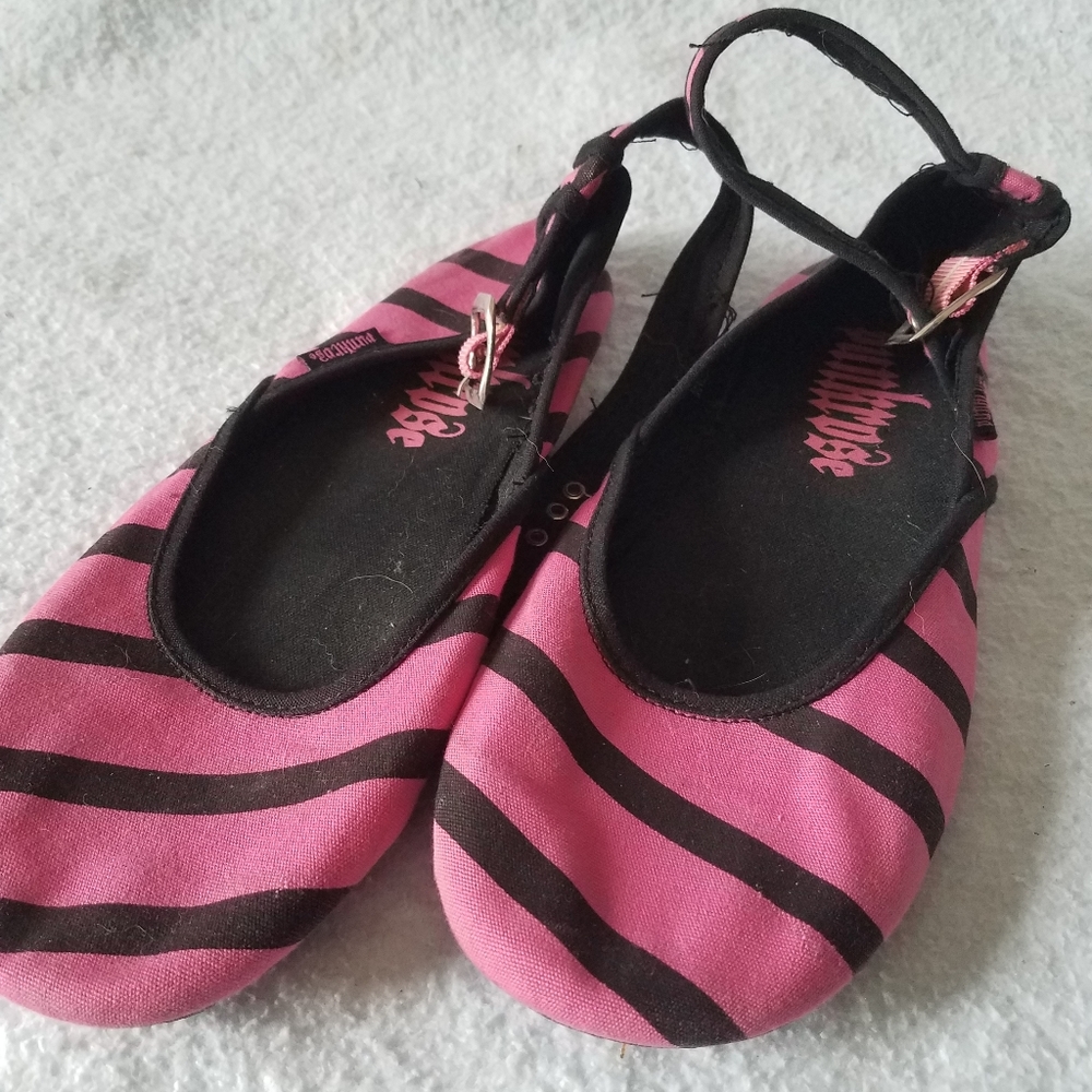 Ballet flats